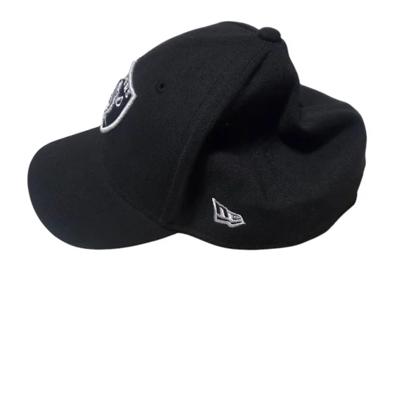 Black Cap With Raiders Logo - Picture 4 of 8